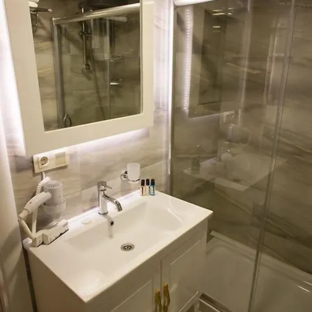 Istanburg Efes 호텔 2*