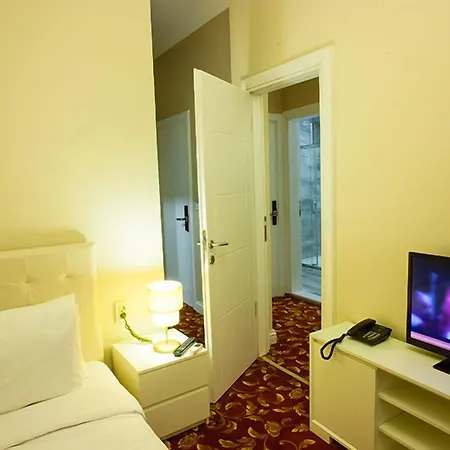 Istanburg Efes Hotell 2*