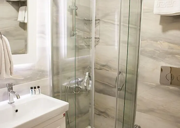 Istanburg Efes מלון 2*